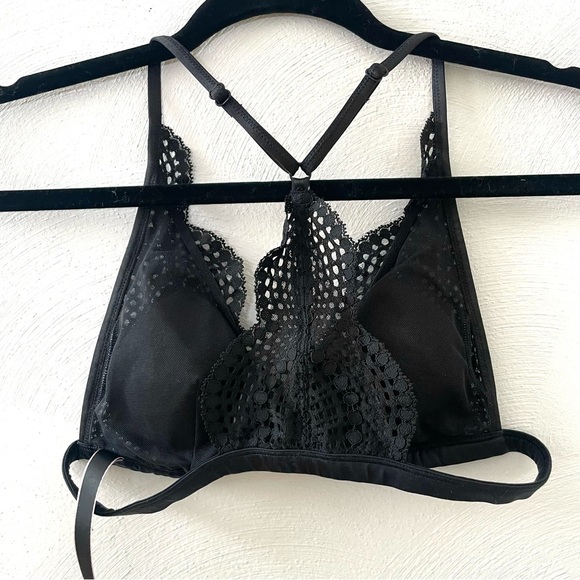 Victoria’s Secret Lace Bralette - Picture 3 of 8